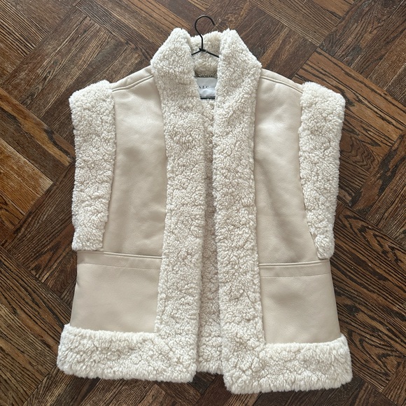 ALC Sutton Vest - Picture 6 of 10